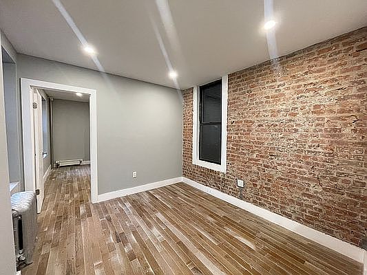 3rd image of 2018 5th Ave #21