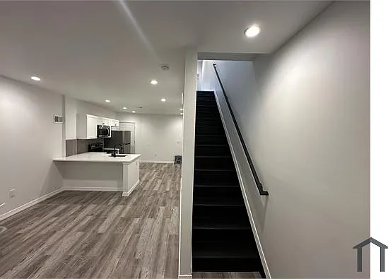 4 bed, 1080 sqft, $2,500 — Photo 2
