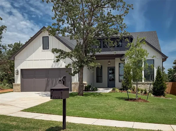 3349 Bourgogne St, Edmond, OK 73034