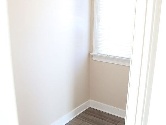 5th image of 1626 1/2 W 48th St #10591133