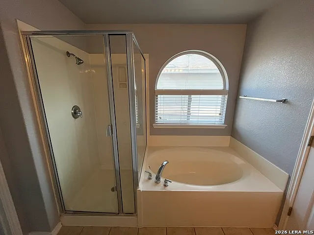 606 Campion Red — Photo 18