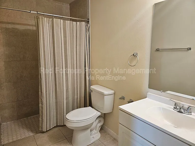 542 SE 6th Pl — Photo 7