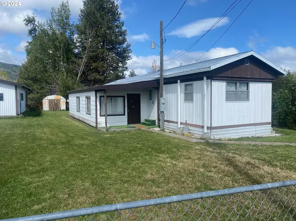 722 College St, Lostine, OR 97857