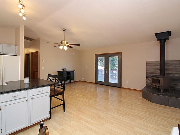 4th image of 438 Dogwood Dr
