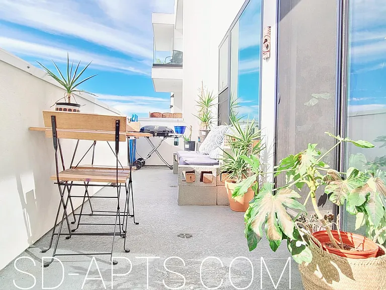 3953 1st Ave #1BR1BA — Photo 4