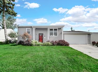 310 McKool Ave, Romeoville, IL 60446