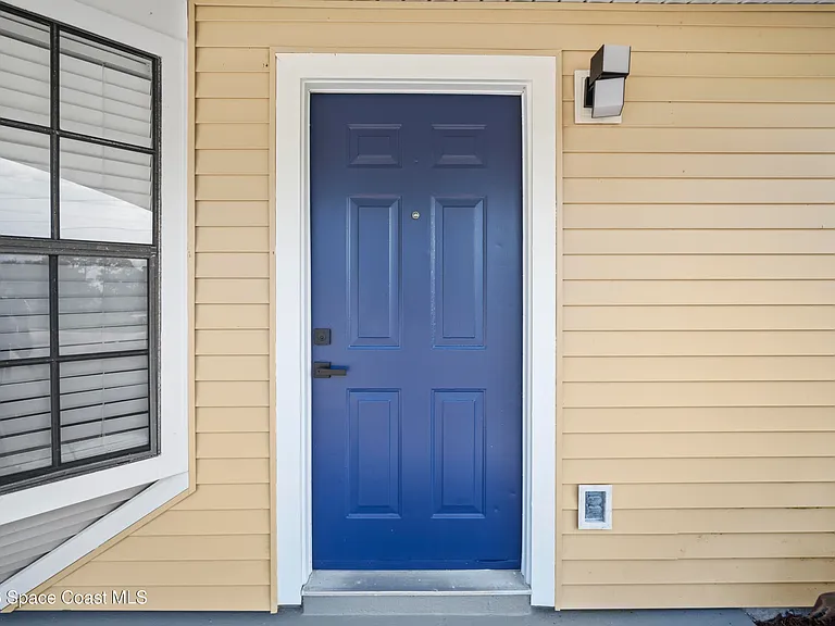 1328 Union St SE — Photo 2