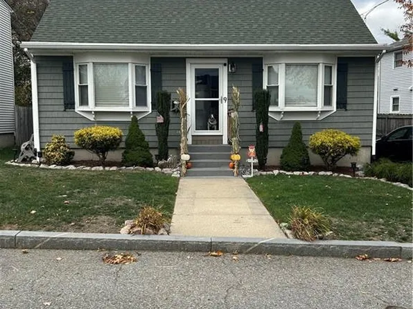 9 Lynde St, Providence, RI 02908