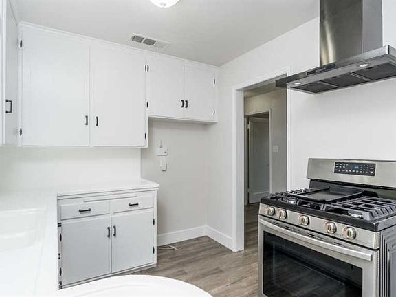 3rd image of 4978 E Iowa Ave