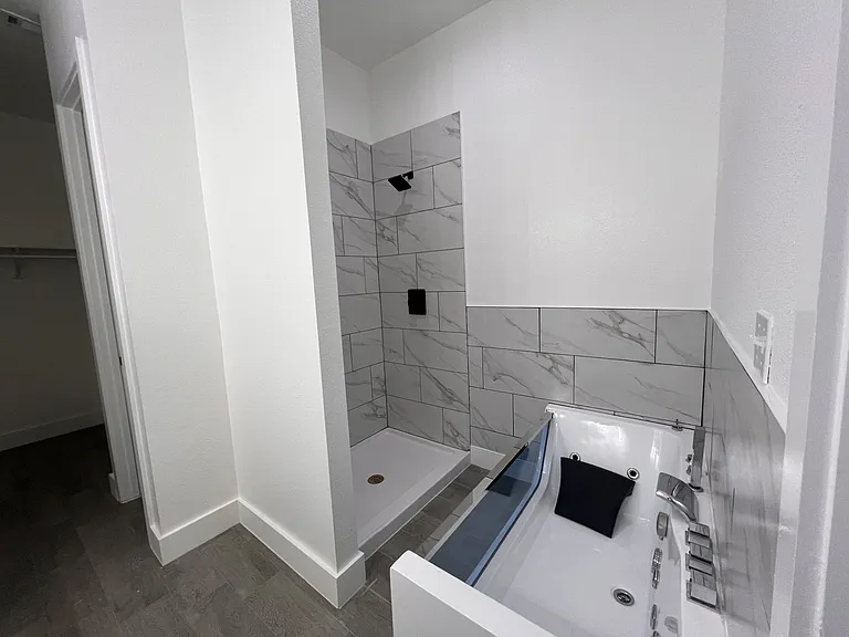 506 E Bryson Ave — Photo 8