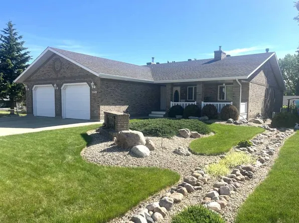 5319 W 60th St, Camrose, AB T4V 4L2