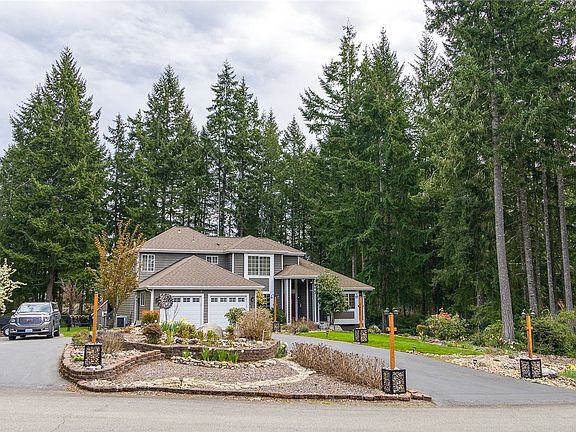 2nd image of 6806 Cathedral Pl NW