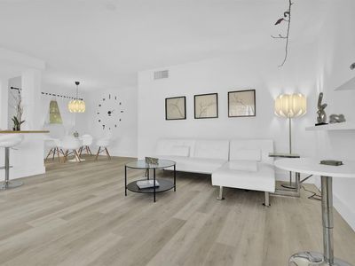 4111 NE 21st Way #201, Lighthouse Pt, FL, 33064