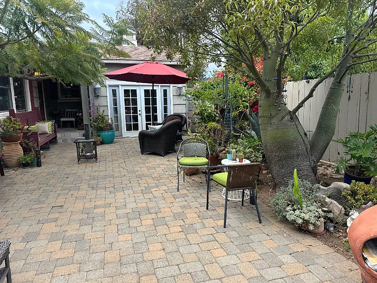 2409 Vancouver Ave — Photo 3