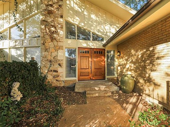 4th image of 9016 Villa Park Cir
