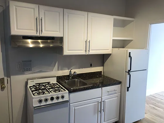 Rented by Waverly Realty Associates | media 26