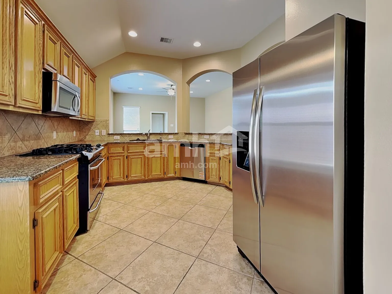 4 bed, 2.0 bath, 2204 sqft, $2,265 — Photo 3