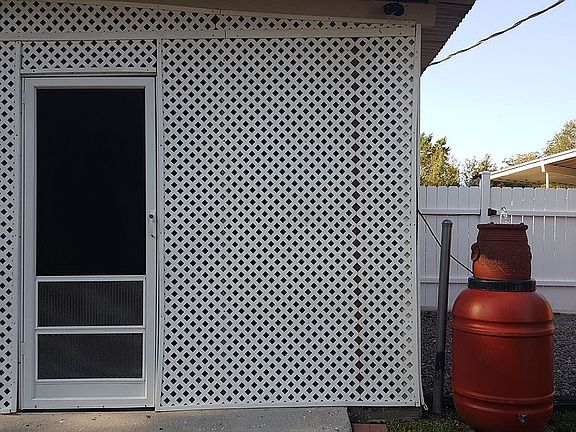 3rd image of 502 Hillsdale Cir