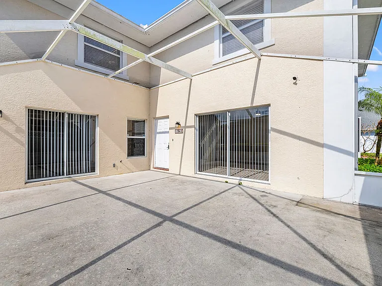 1542 N Lawnwood Cir #37D — Photo 33