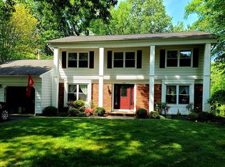 16 Stanley Ln, Middletown, NJ 07748