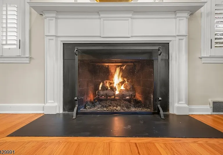 33 Exeter Rd — Photo 5