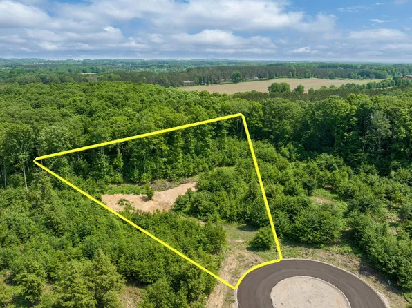 8762 Hemlock Hill Dr #11, Traverse City, MI 49685