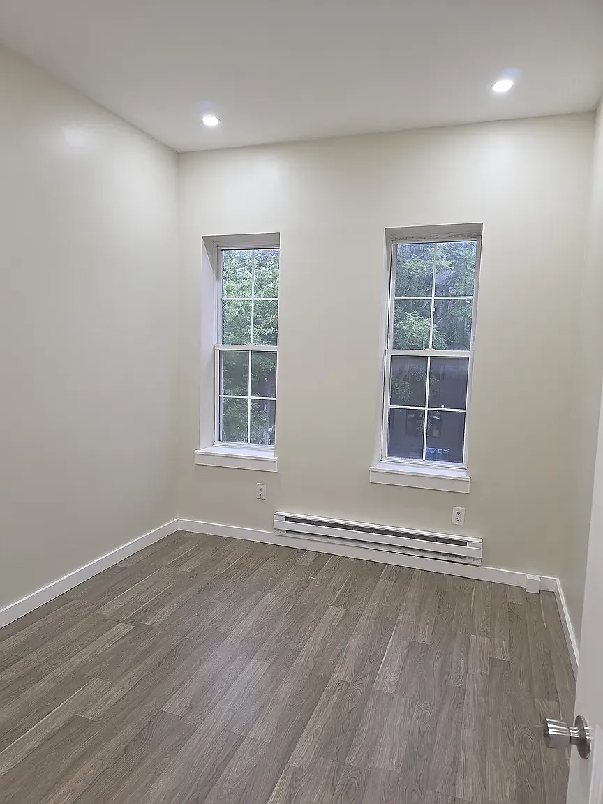 1136 Saint Mark's Avenue — Photo 2