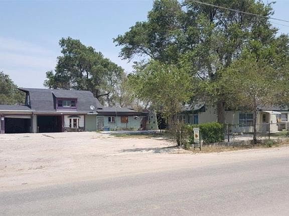 2nd image of 311 E Burnside Dr