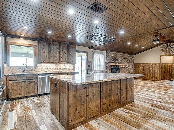 4th image of 1375 Withers Rd