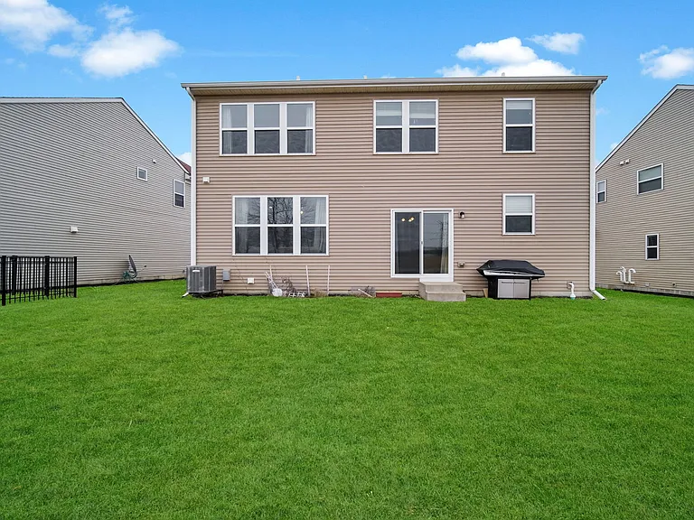 4255 Fraser Cir — Photo 36