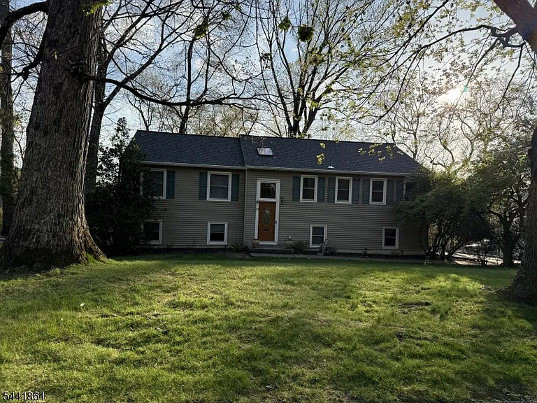 23 Kearney Ter — Photo 1