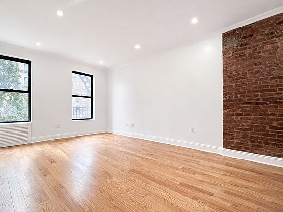 5th image of 121 Sherman Ave #2B