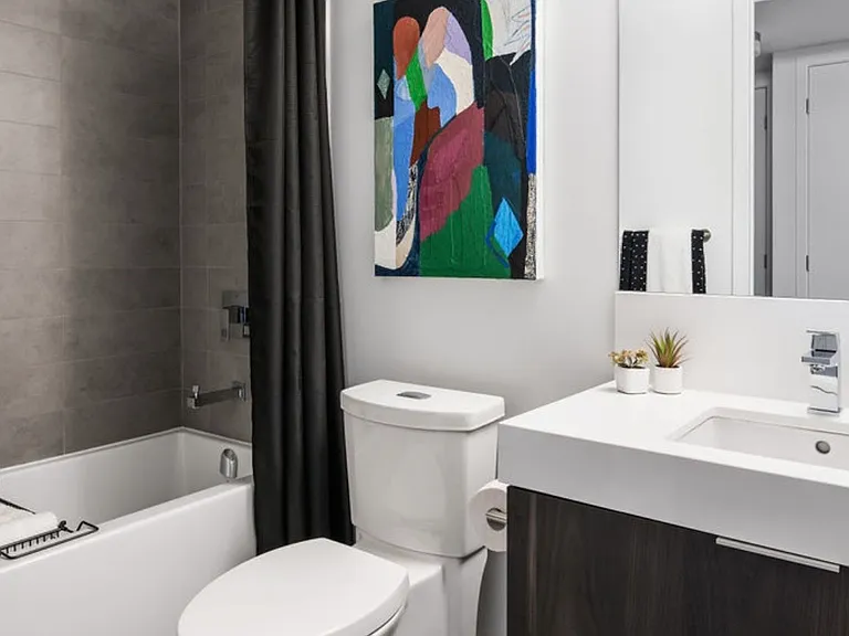 530 Front St W #1114 — Photo 7