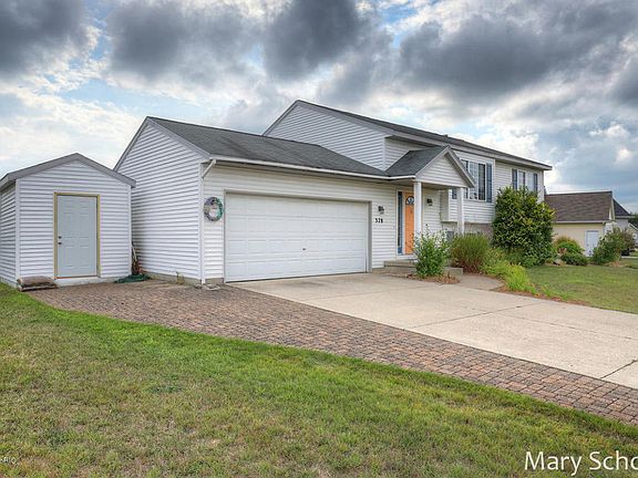 3rd image of 378 Summer Circle Dr SE