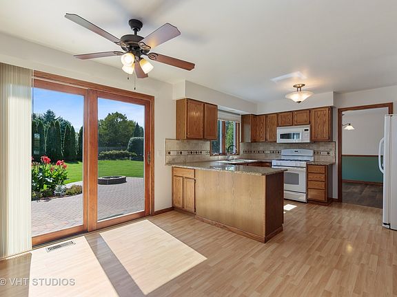 5th image of 426 Fairhaven Dr