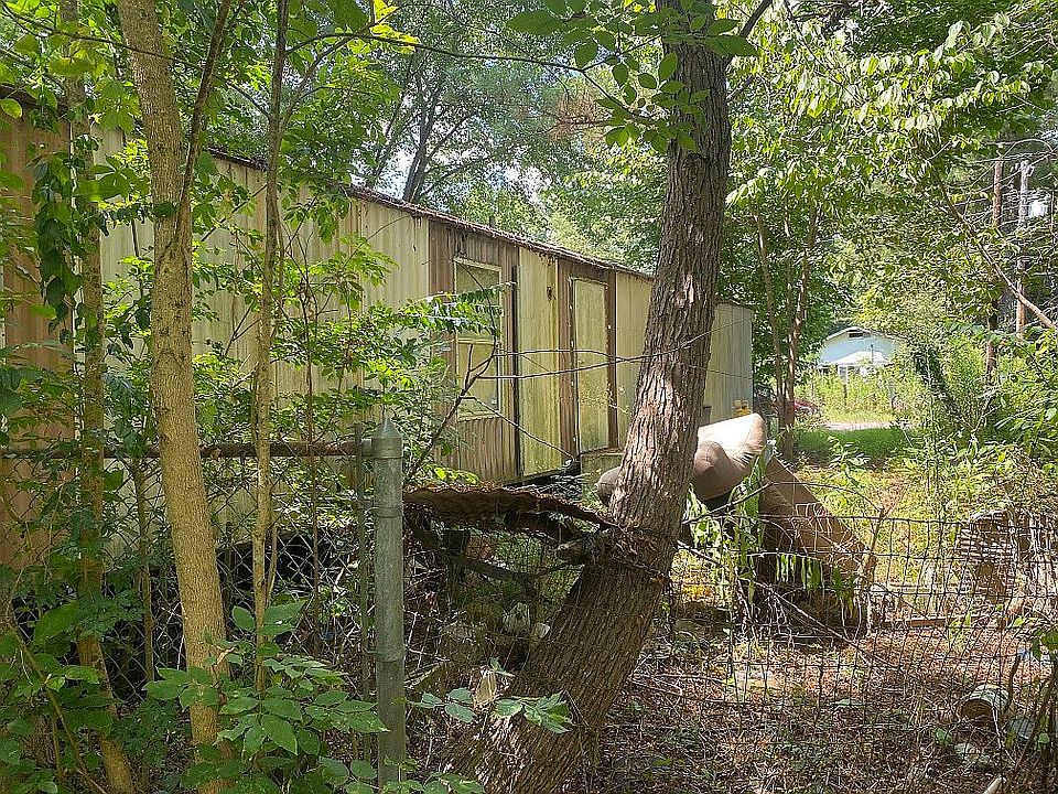 1st image of 260 Hedge Dr