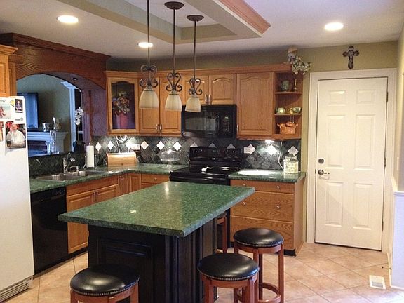 4th image of 179 Lakeview Ct