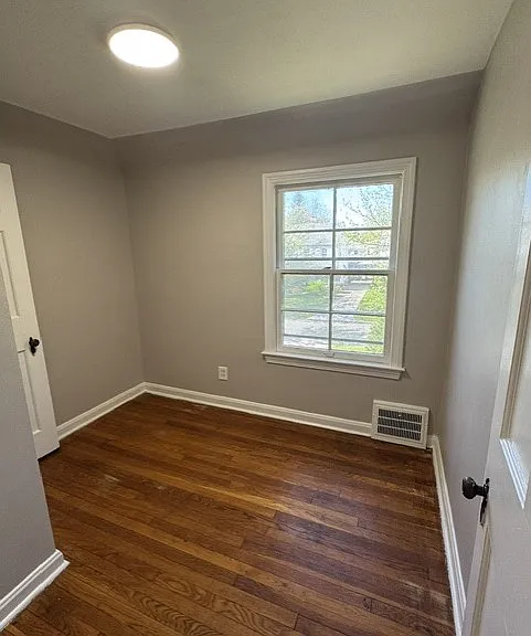3830 Berkeley Rd — Photo 8
