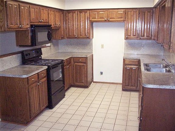 3rd image of 6307 Lotus Dr