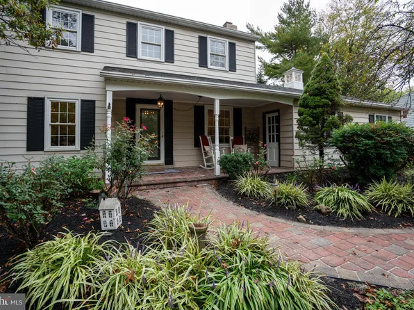 231 Brookside Cir, Harleysville, PA 19438