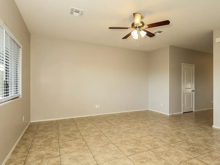 4855 S 4th Ave — Photo 4