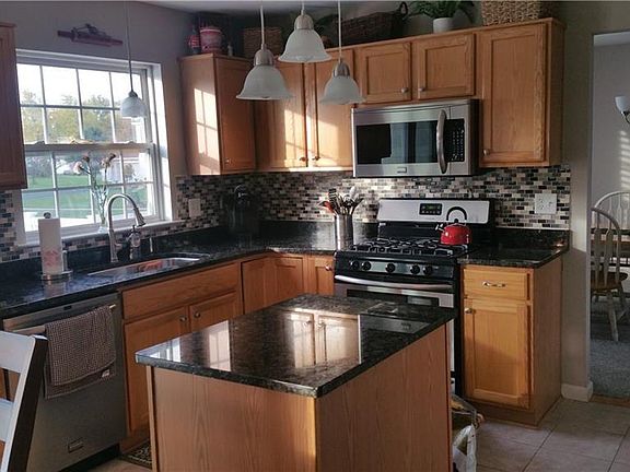 2nd image of 2 Creekwood Dr