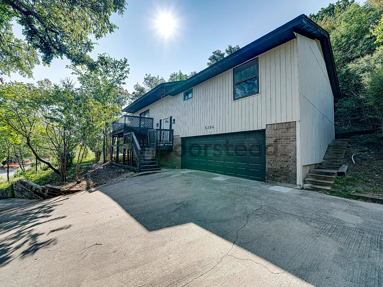 5204 Blue Valley Ct — Photo 1