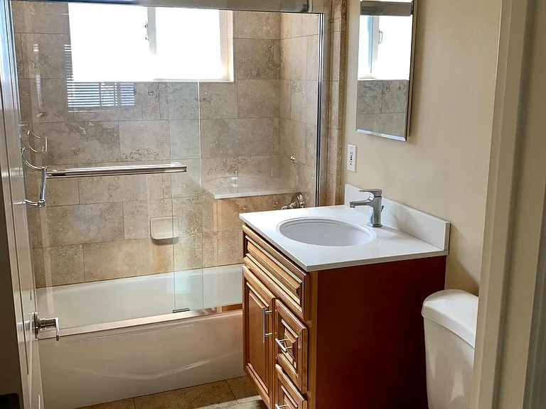 523 Poplar Ave #7 — Photo 6