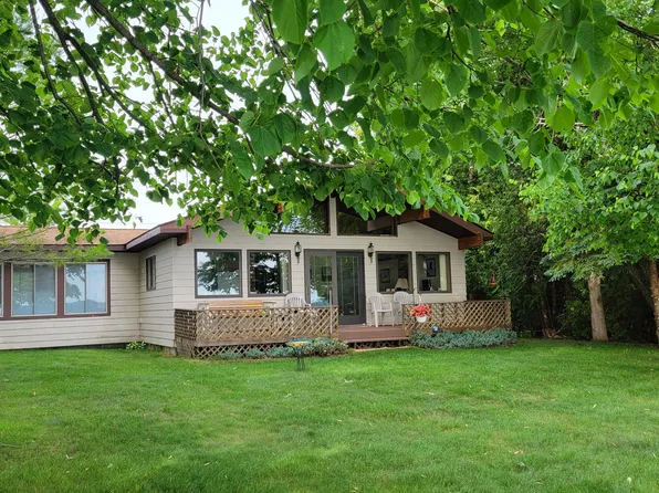 1370 Crist Isle Dr, Cheboygan, MI 49721