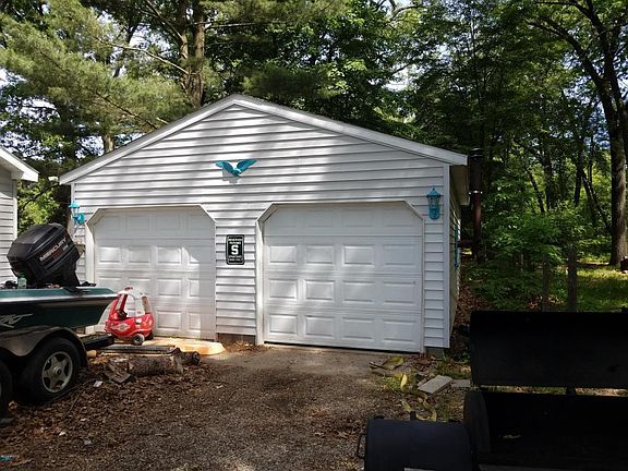 3rd image of 4164 E Laketon Ave