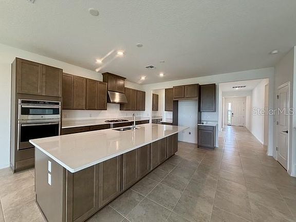 4th image of 19350 Lochside Ln