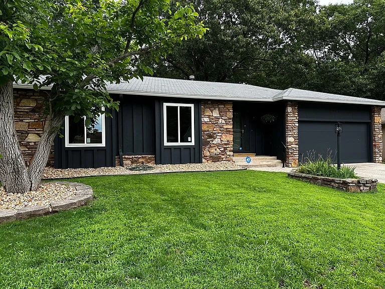2843 E Eastwood St — Photo 1