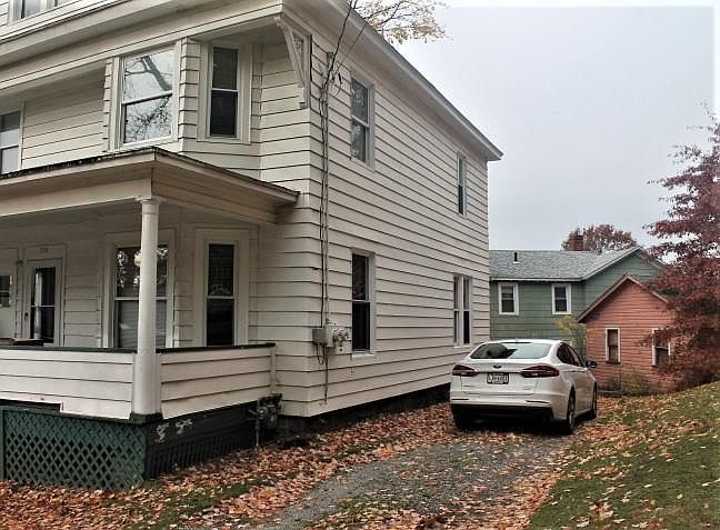 1st image of 556 Park Ave