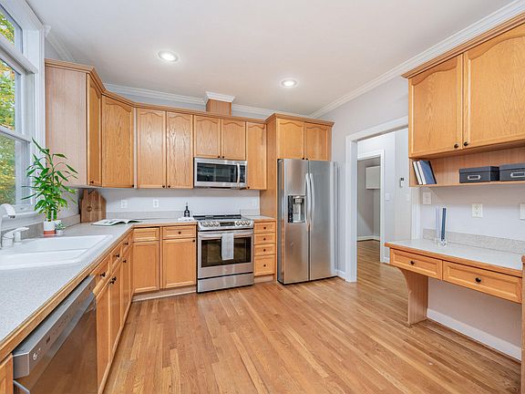 3rd image of 5 Penwick Pl